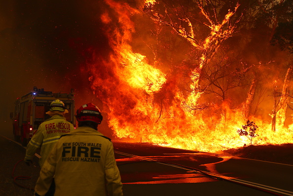 Firefighters battling bushfire in Australia
