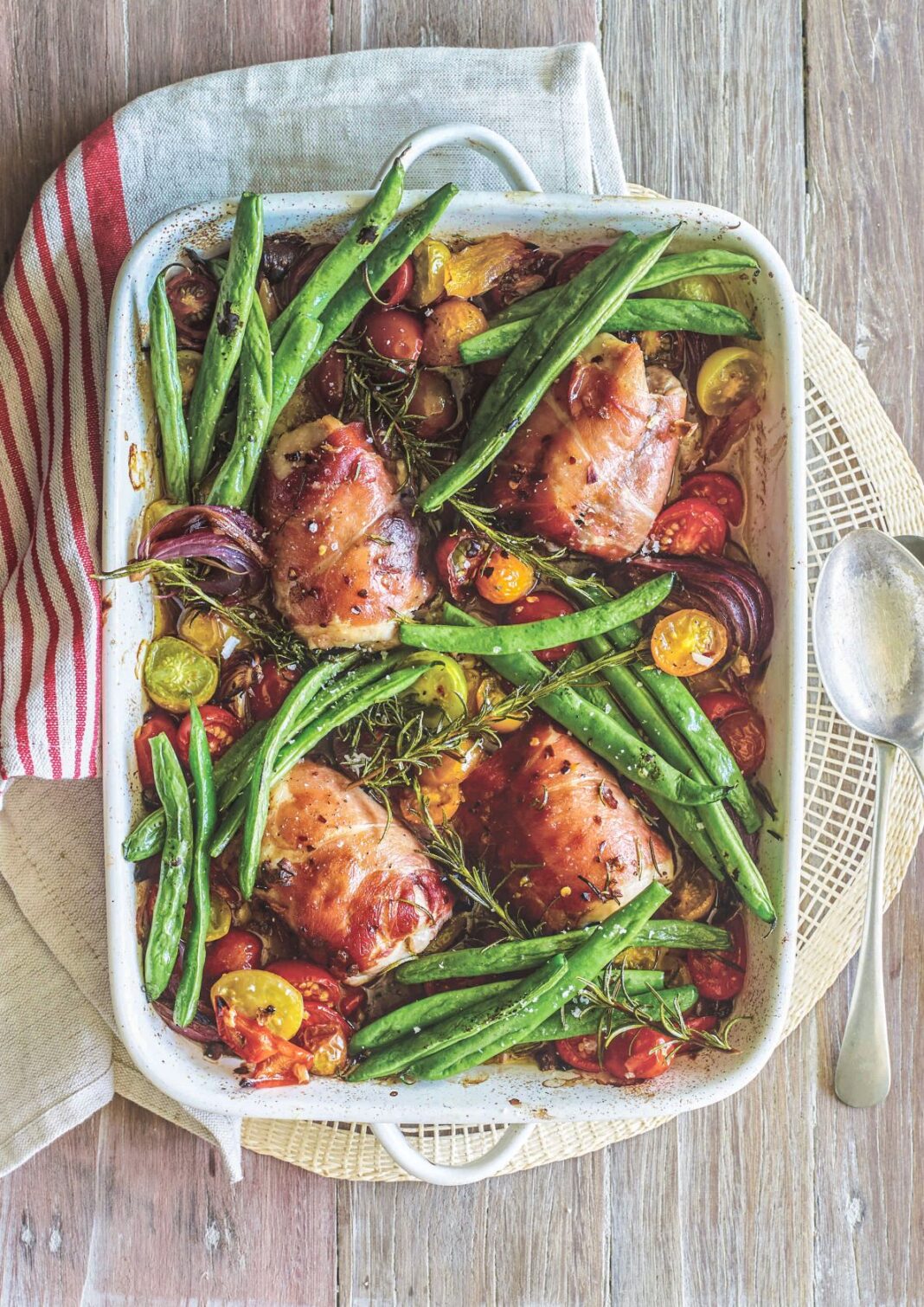 Chicken with vegetable in a roasting tray
