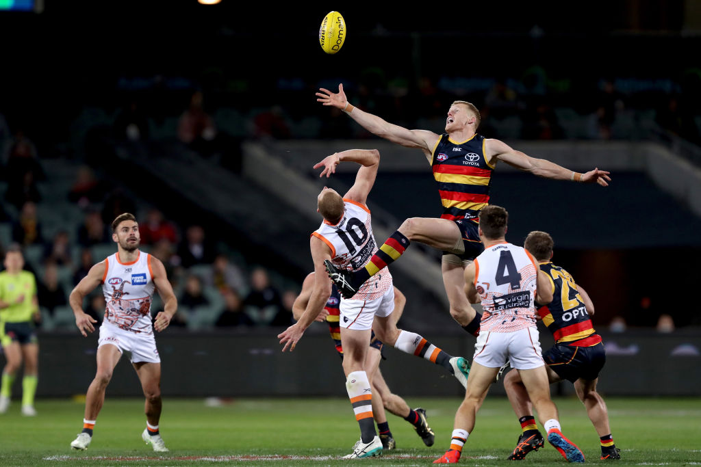 crows and giants in the ruck battle