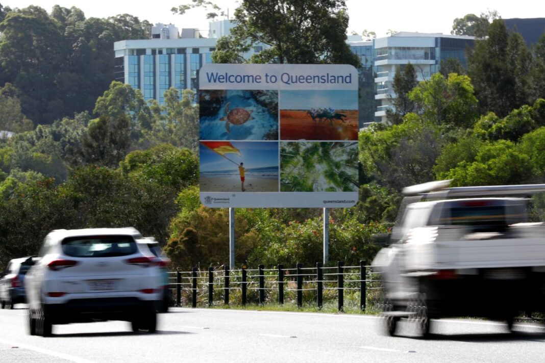 Queensland border sign that reads 'Welcome to Queensland'