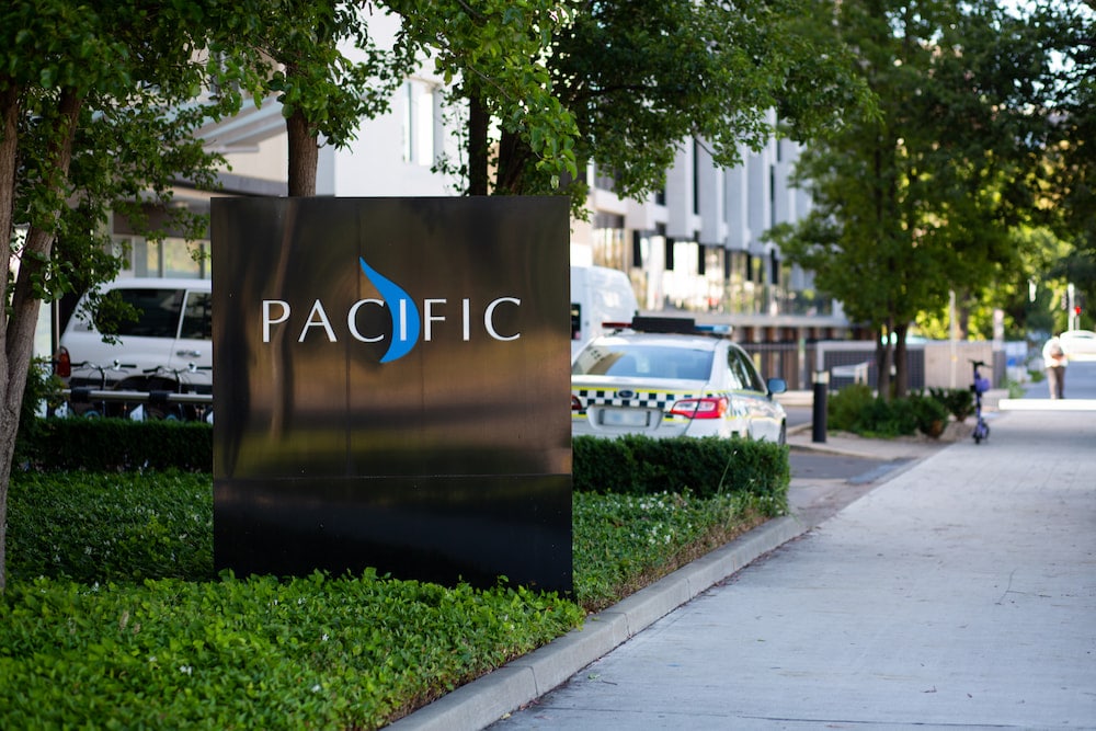 A photo of the Pacific Suites Canberra sign in Braddon, the only hotel suitable for returning travellers to quarantine in the ACT