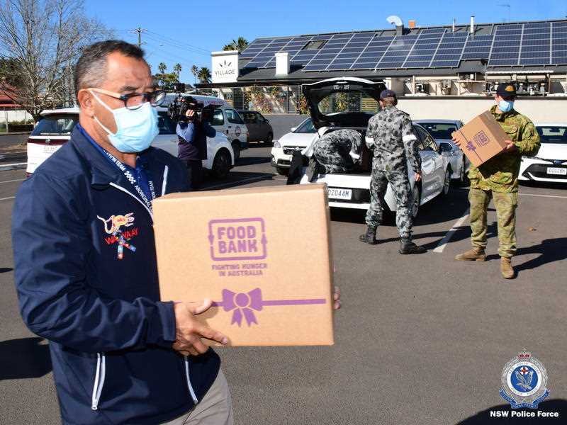 Australian Defence Force personnel assisting NSW Police with Food Bank deliveries in Dubbo, NSW