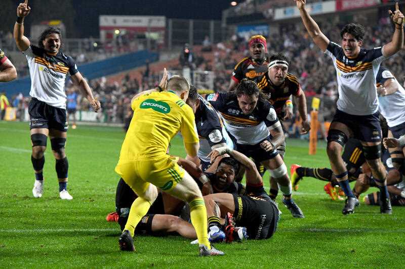 Folau Fainga'a scores during the Super Rugby Pacific Round 12 match between the Waikato Chiefs and the ACT Brumbies at FMG Stadium in Hamilton, New Zealand, Saturday, May 7, 2022