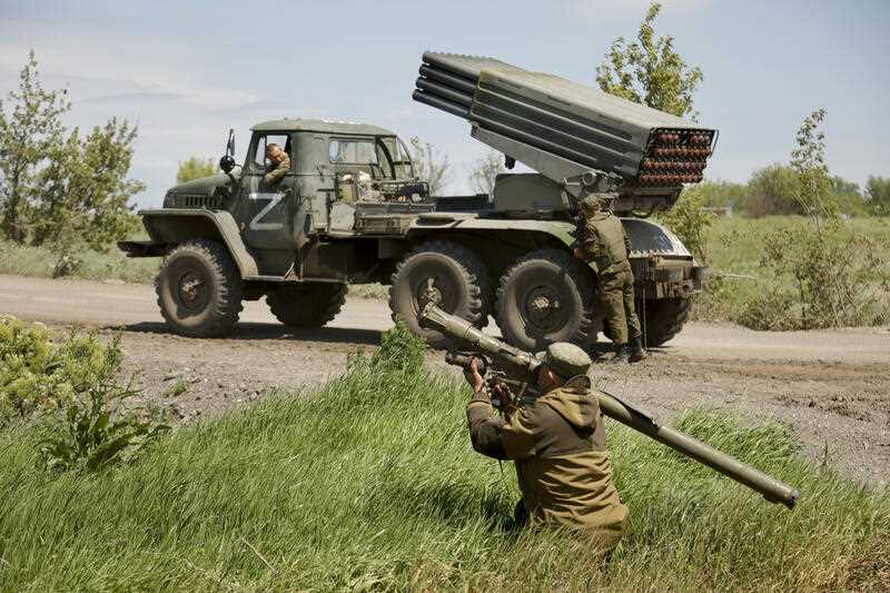 A Donetsk People's Republic militia serviceman gets ready to fire with a man-portable air defense system at a position not far from Panteleimonivka, in territory under the government of the Donetsk People's Republic, eastern Ukraine