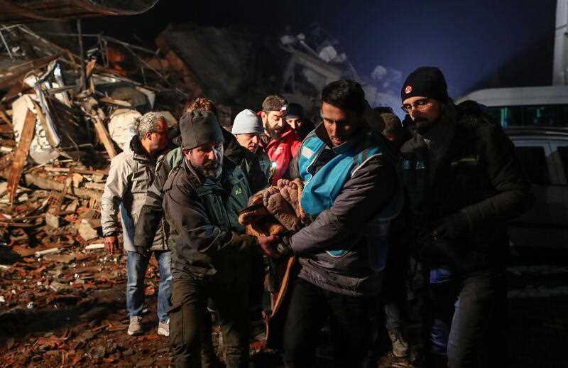 Türkiye depreminden sonra dört Avustralyalı kayıp